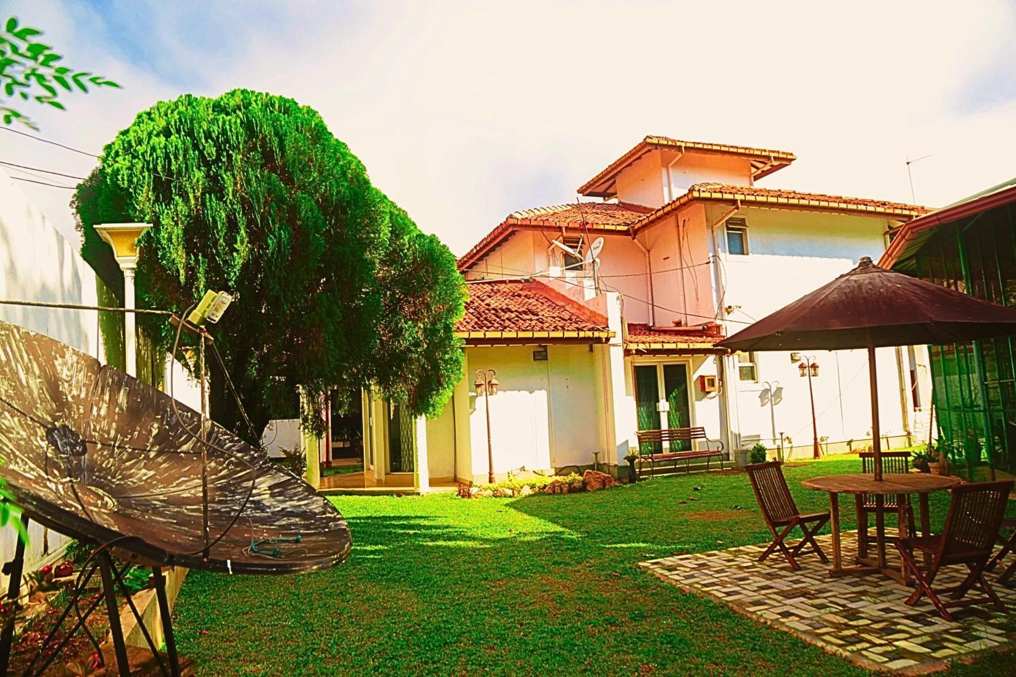 Ared Villa Katunayaka Exterior foto